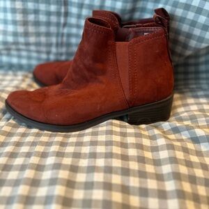 Time and tru women’s ankle boots